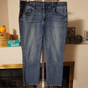 American Eagle sz 14 Artist Crop Super Stretch Jeans